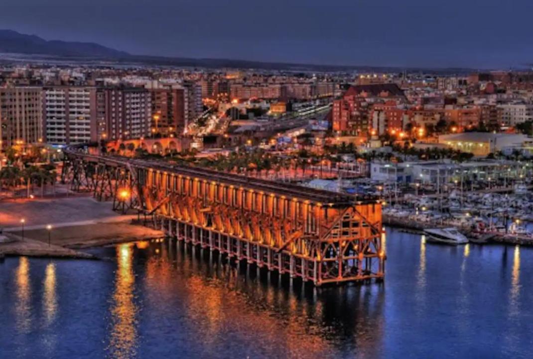 Expoholidays-Rueda Lopez Apartamento De Lujo Almería Buitenkant foto